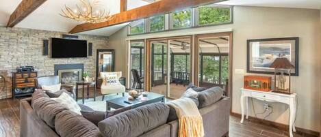 TV, fireplace