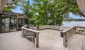 Terrace/patio - Rustic 3BR Lake House - LAKE VIEW - Lake Ozark (Lake Ozark)
