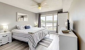 2 habitaciones, tabla de planchar con plancha, cuna de viaje y wifi 