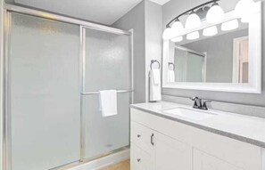 Shower - Secluded 2BR Cabin - Community Dock - Lake Access (Sunrise Beach)