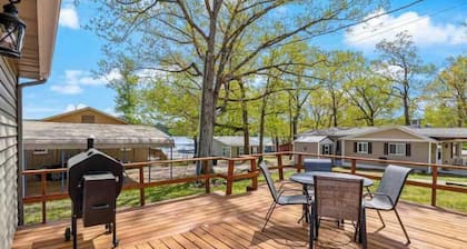Secluded 2BR Cabin - Community Dock - Lake Access