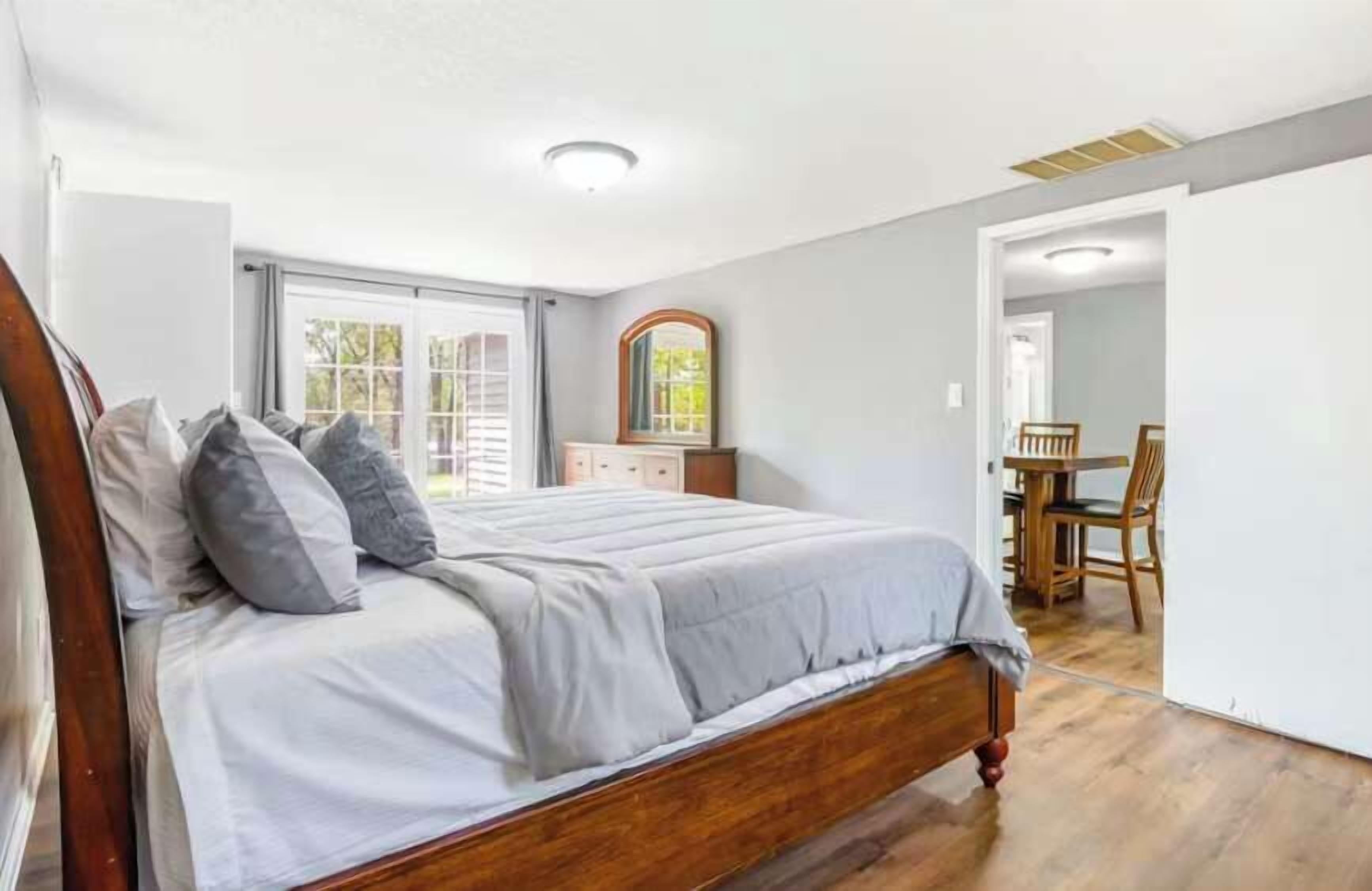 2 quartos, berço de viagem, Wi-Fi, roupa de cama