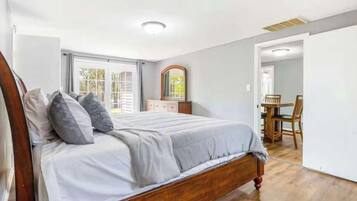 2 quartos, berço de viagem, Wi-Fi, roupa de cama