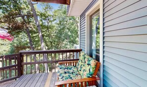 Property grounds - Charming lakefront Escape with Private Dock, Kayaks, and Beautiful Views (Eldon)