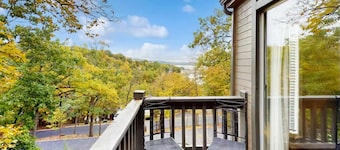 Charming 3BR House - Golf & POOLS - Osage Beach