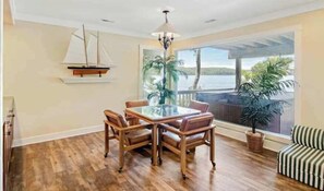 Dining - Rustic 5BR Lakefront - Dock & POOL - Osage Beach (Osage Beach)