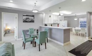 Interior - Serene 3BR Condo - Waterfront POOL - Lake Ozark (Lake Ozark)