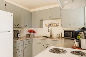 Fridge, microwave, oven, stovetop