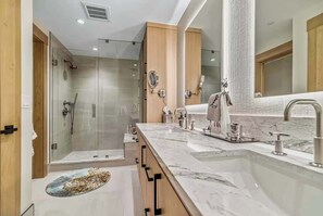 Shower, hair dryer, towels, shampoo - Lux Beaver Creek Escape | Views & Resort Amenities (Avon)