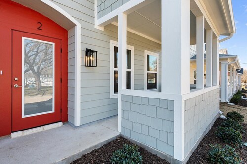 Near Mansfield Stadium - Brand New Townhome Unit 2