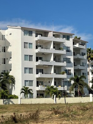 Exterior - Vrbo Property (Flamingos)