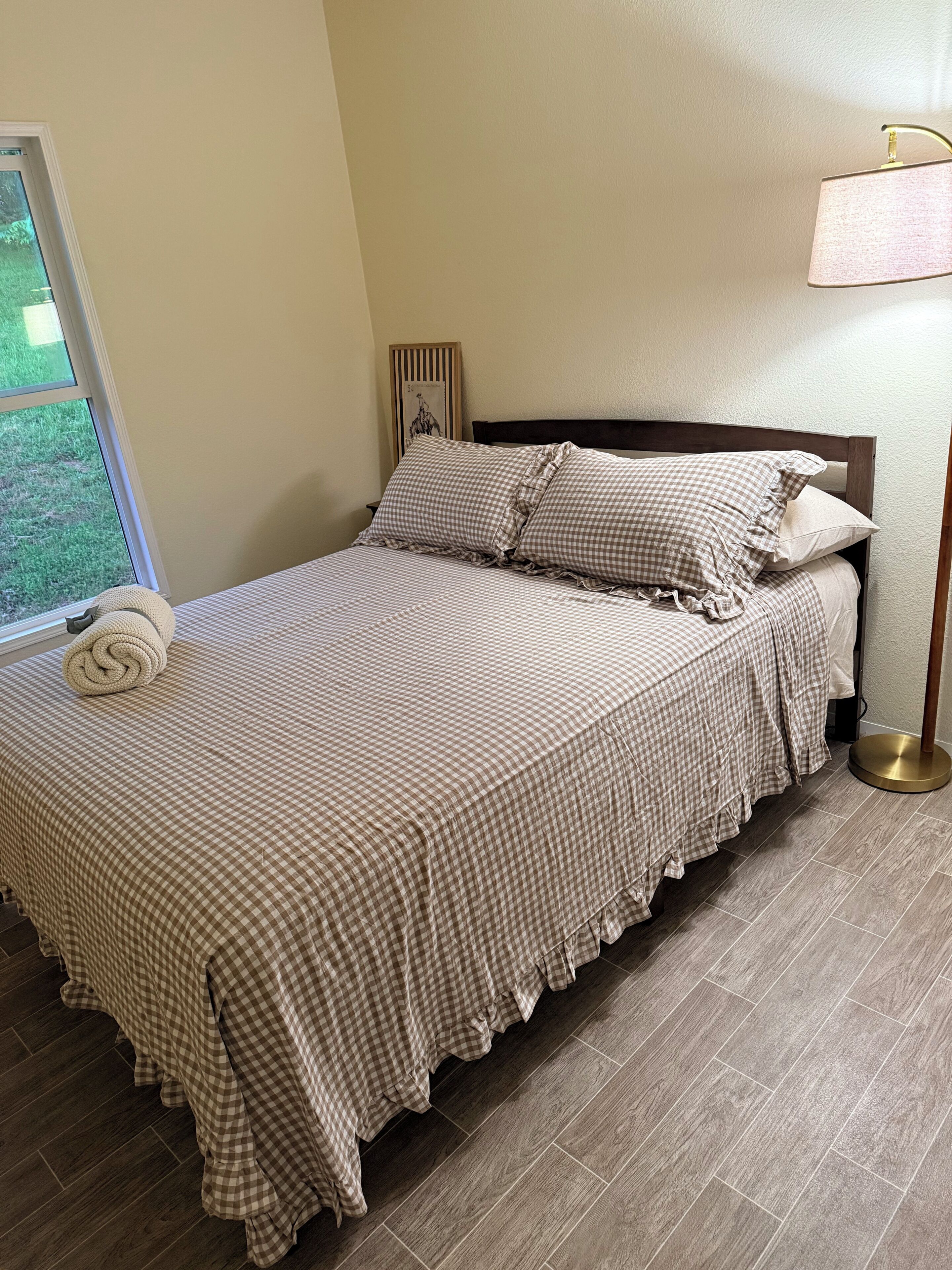 WiFi, bed sheets