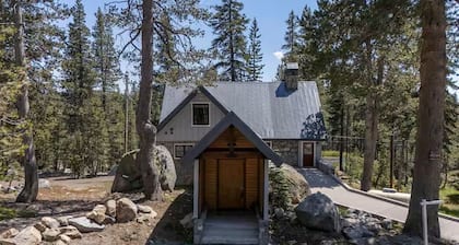 Historic Stone Villa - Donner Summit - Ski, Hike & Climb - Sauna - EV Charger