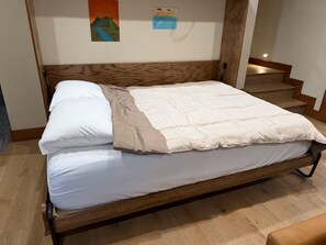 3 habitaciones, tabla de planchar con plancha, wifi y ropa de cama 