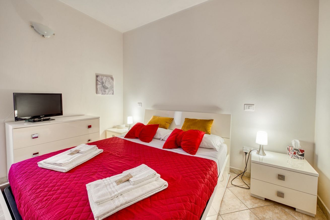2 bedrooms, iron/ironing board