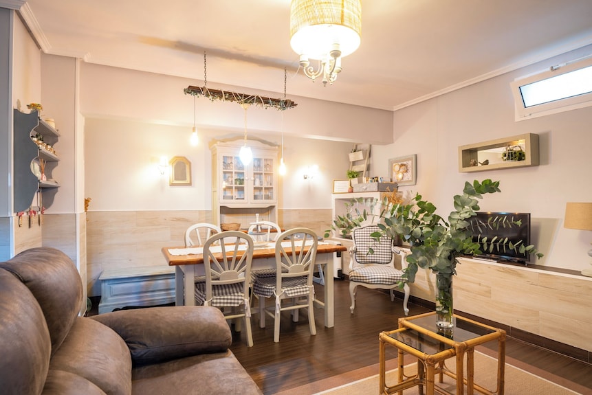 La Tapisserie - Cozy Charm In Downtown Santander - Santander