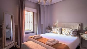 1 slaapkamer, een strijkplank/strijkijzer, wifi, beddengoed