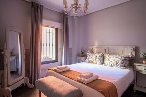 LA TAPISSERIE - COZY CHARM IN DOWNTOWN SANTANDER