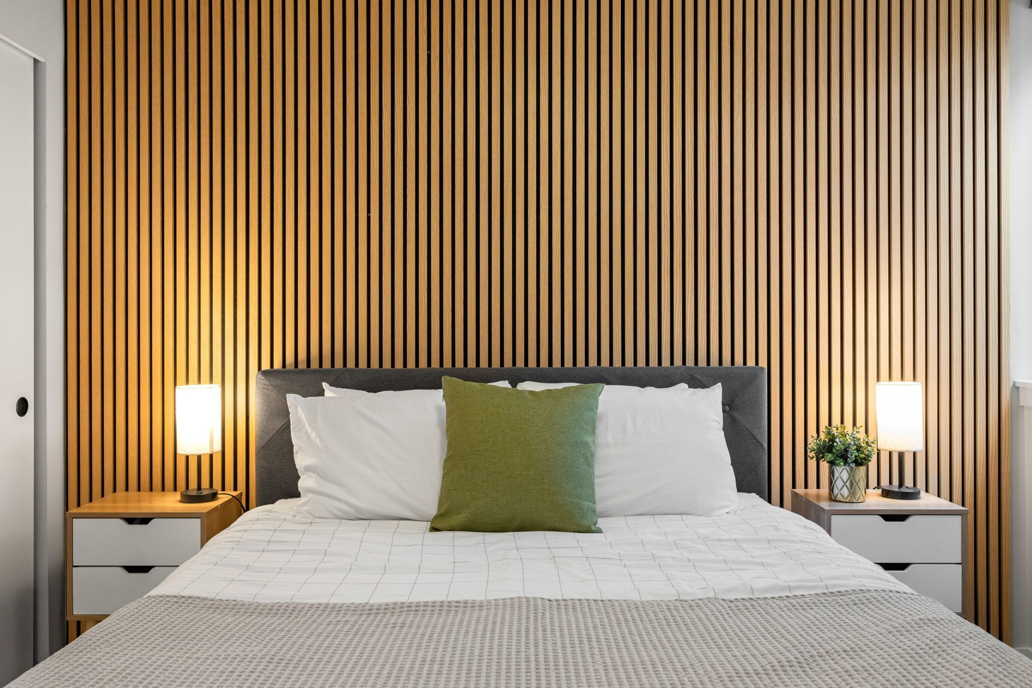 2 bedrooms, iron/ironing board, Internet, bed sheets