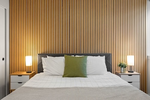 2 bedrooms, iron/ironing board, internet, bed sheets