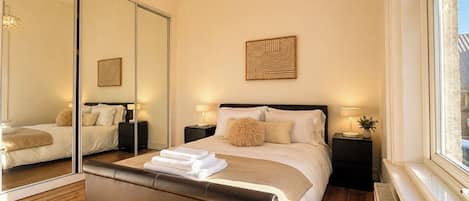 2 bedrooms, iron/ironing board, Internet, bed sheets