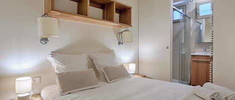 1 chambre, fer et planche Ă repasser, Wi-Fi, draps fournis