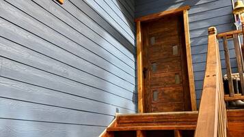 Chalet | Exterior detail