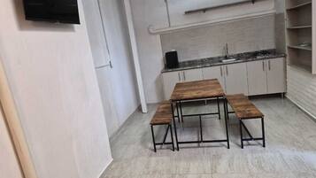 Deluxe Studio | Dining