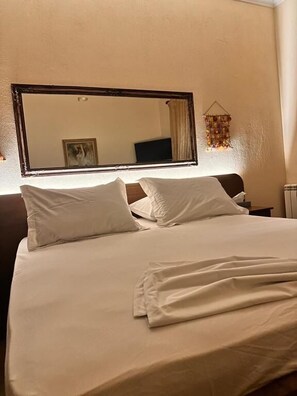 Double Room, Balcony, Courtyard View - Drini Hotel (Durrës)