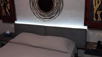 Double Room, Balcony, Courtyard View | Desk, soundproofing, iron/ironing board, free WiFi