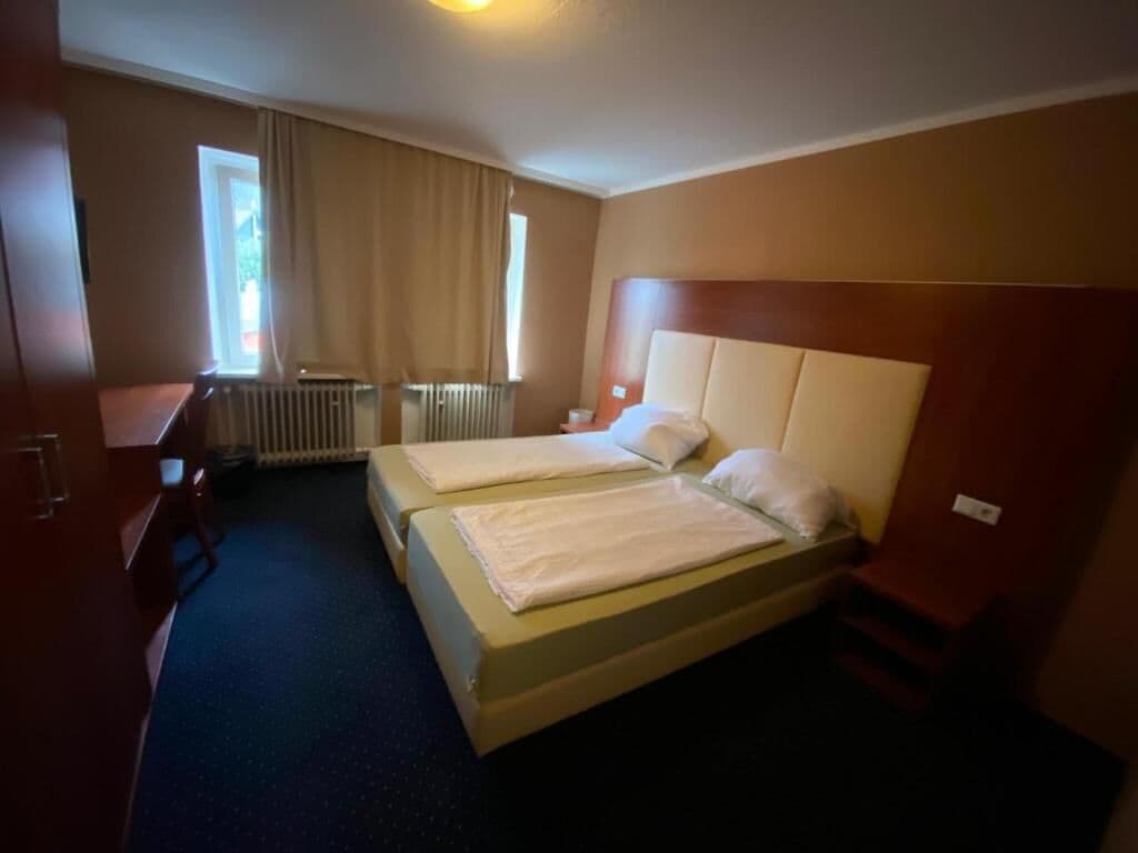 Deluxe-Doppelzimmer, Stadtblick | Schreibtisch, laptopgeeigneter Arbeitsplatz, kostenloses WLAN