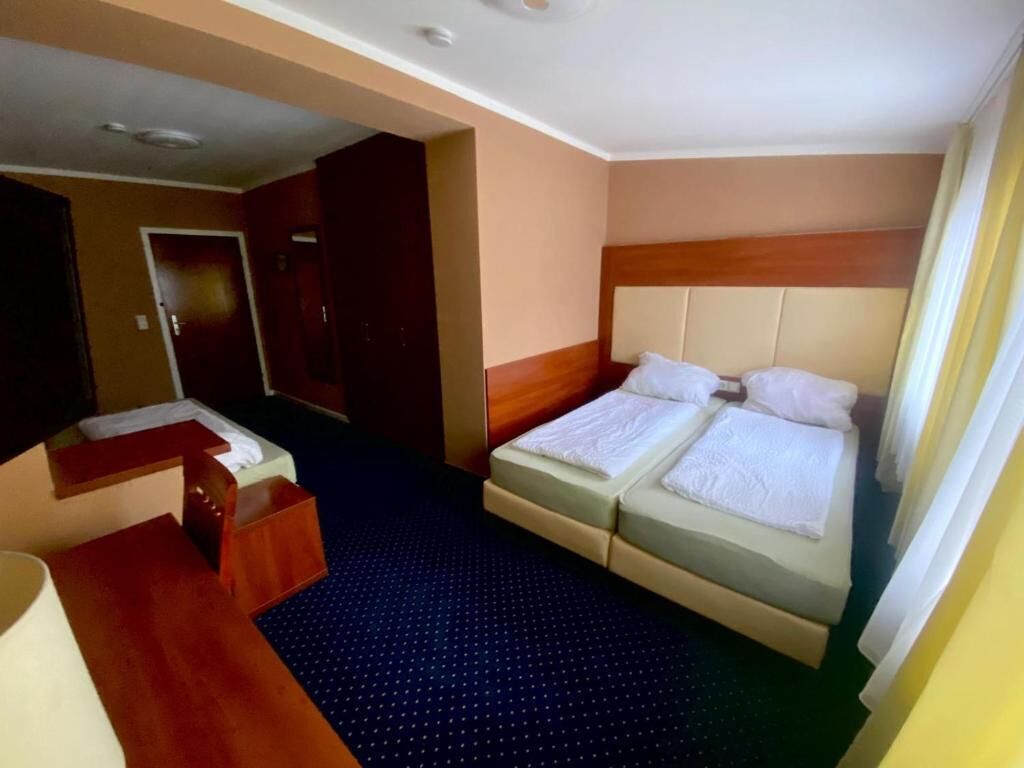 Family Triple Room, City View