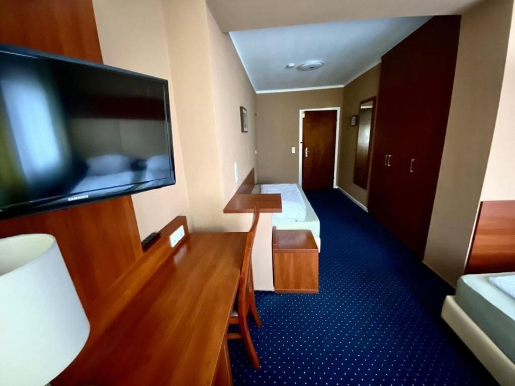 Family Triple Room, City View
