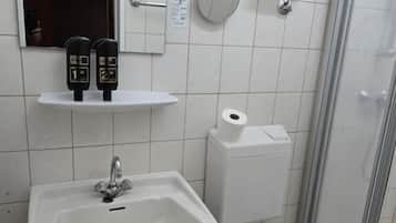 Deluxe Double Room, City View | Bathroom