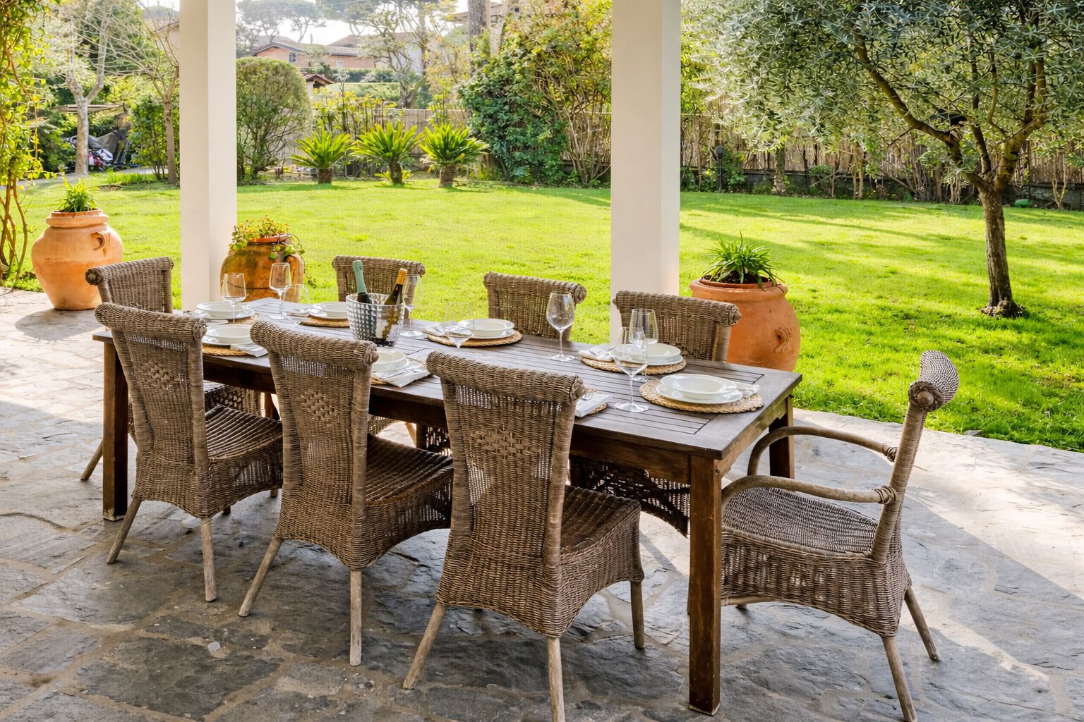Outdoor dining