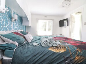 3 bedrooms, individually decorated, individually furnished, free WiFi - Grosvenor 10 (Mold)
