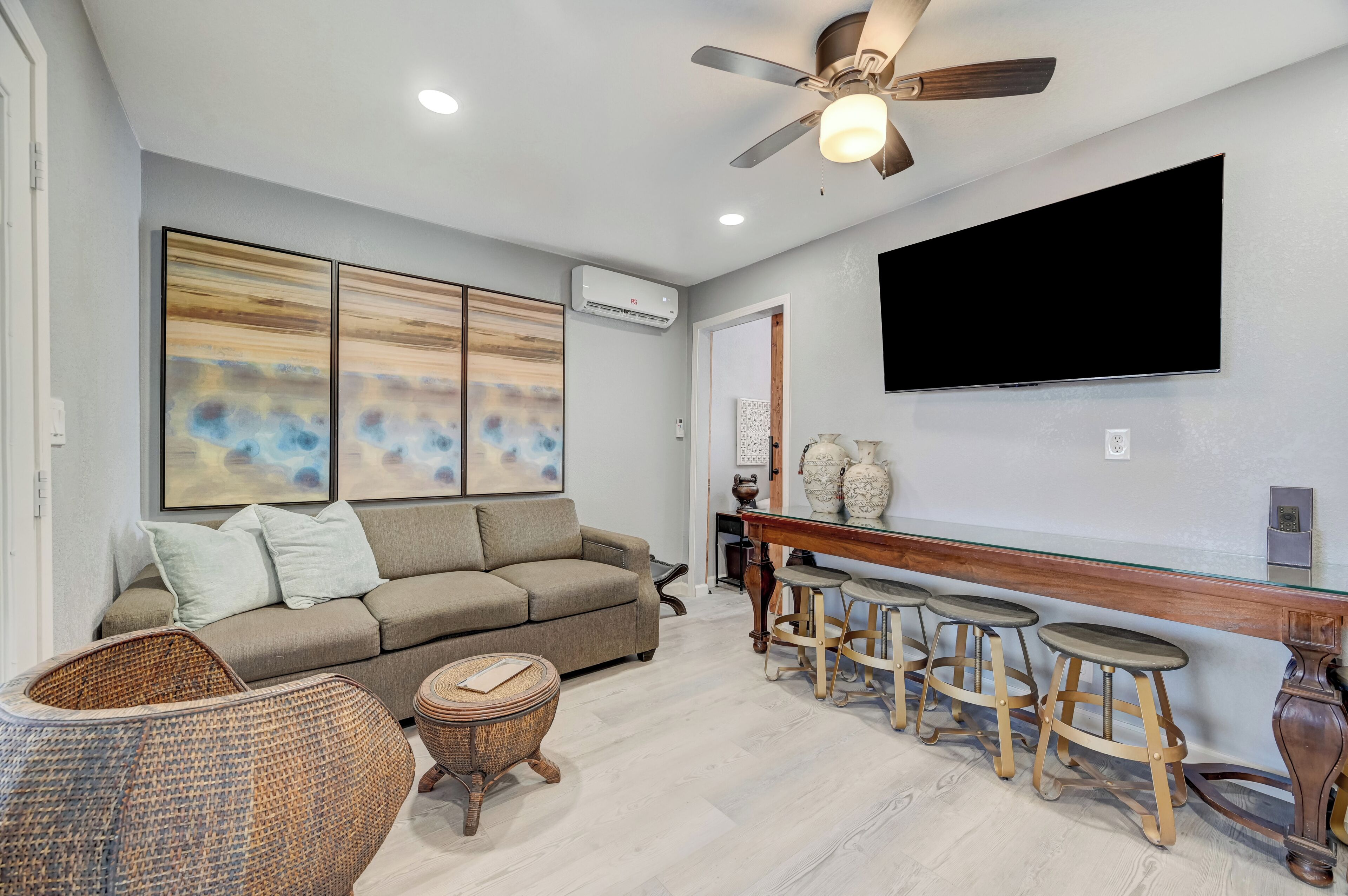 1br Casita, Central Location + Private Bkyd + Free Uber Airport Pickup - Las Vegas, NV