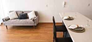 Interior - Moderno depa en San Isidro con balcón | Ubicación privilegiada (San Isidro)