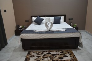 Dobbeltrom, balkong, byutsikt