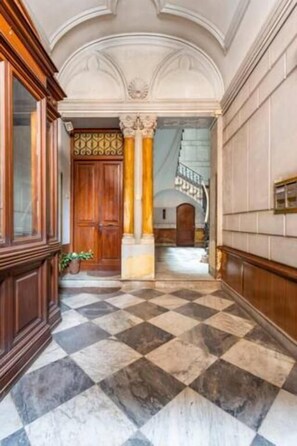 Interior - Nowhere Rooms (PALERMO)