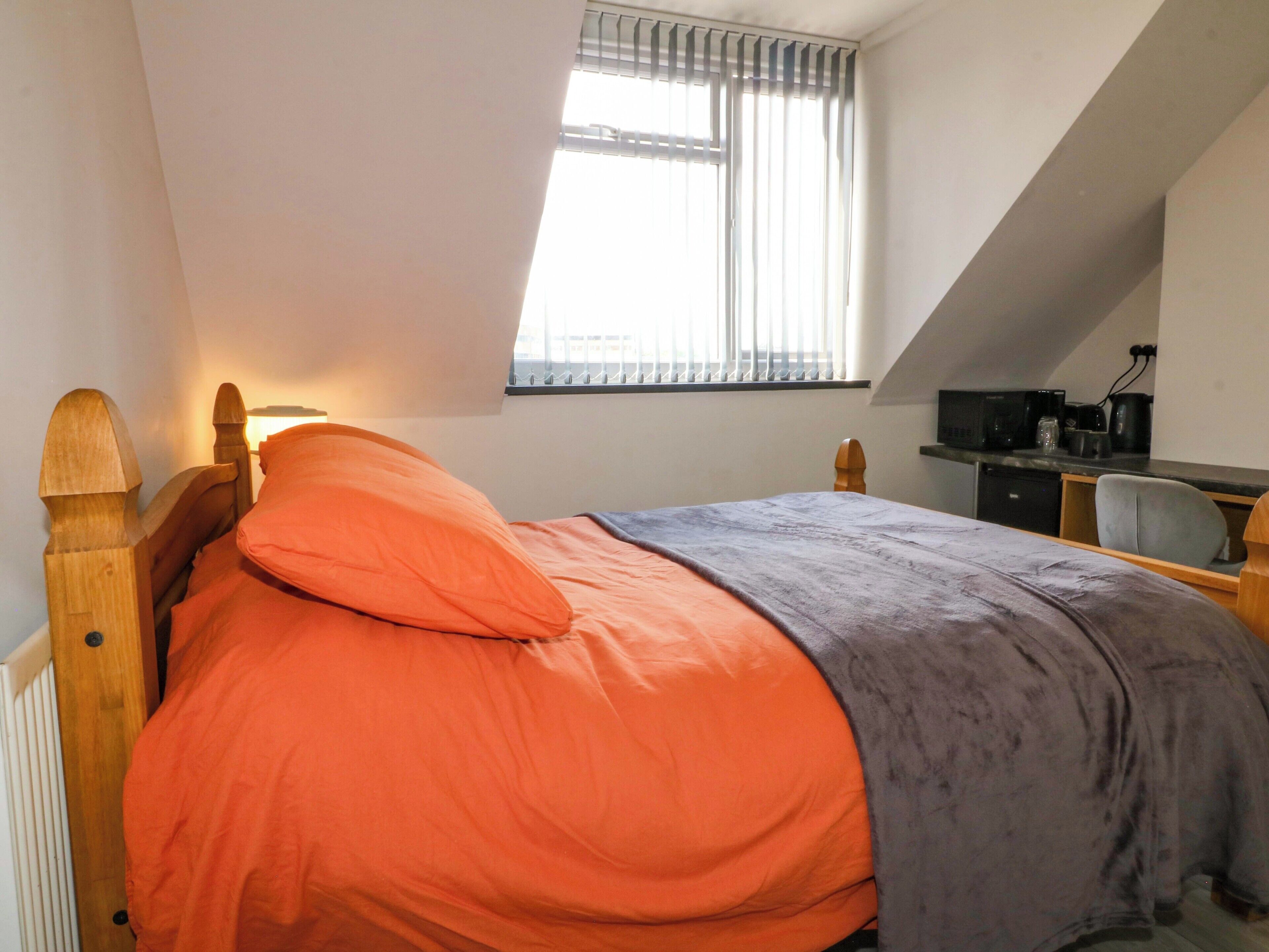 3 bedrooms, WiFi (free), individually decorated, individually furnished
