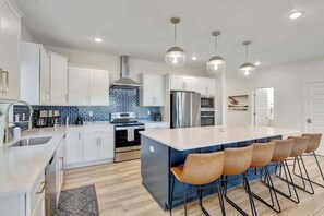 Fridge, microwave, oven, stovetop - SDC | Lake View | Pools·Hot Tub | Game&Theater Rm (MARVEL CAV PK)