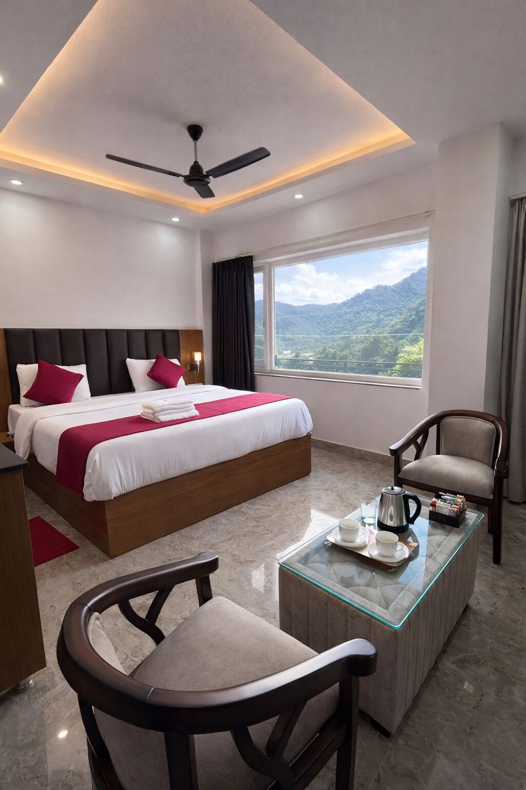 Chambre Double Supérieure, vue montagne | Coffres-forts dans les chambres, bureau