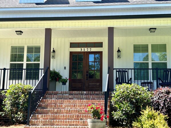 Exterior detail - Beautiful, quiet 4-bedroom Home- Master's Week. (Appling)