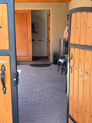 Exterior detail - Peaceful Santa Fe private residence. Only 15 minutes to square (Santa Fe)