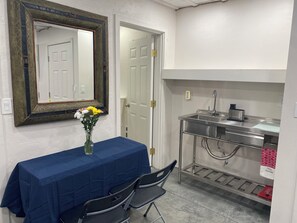 Dining - Newly Finished Shop Apartment in Idaho Falls (Idaho Falls)