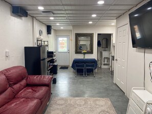 Living area - Newly Finished Shop Apartment in Idaho Falls (Idaho Falls)