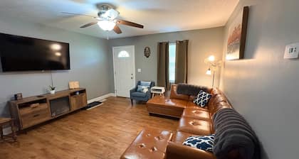 The Wanderers Nest I Cozy 2BR I 15m to RRG I Wi-Fi
