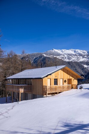 Exterior - La Tzoumaz Lodge, 4 Vallées luxury chalet, daily housekeeping, sleeps 10 to 12 (Riddes)