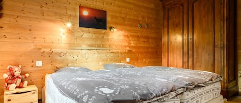 1 chambre, fer et planche Ă repasser, Wi-Fi, draps fournis